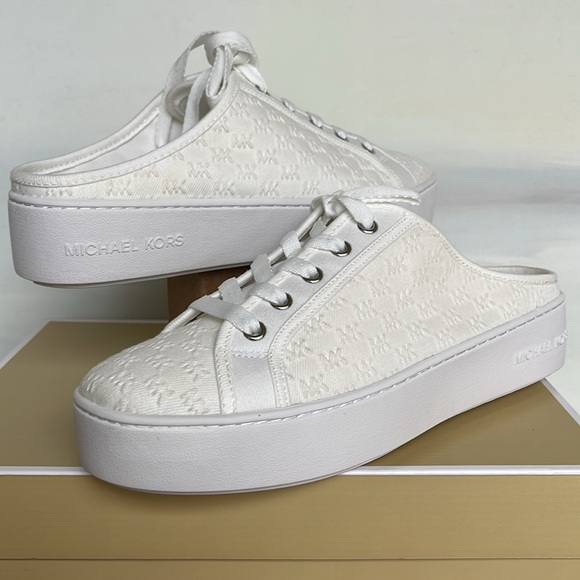 Michael Kors POPPY SLIDE SNEAKERS MK DEBOSSED WASHED DENIM
49T4POFP2D Platforms - Picture 8 of 16